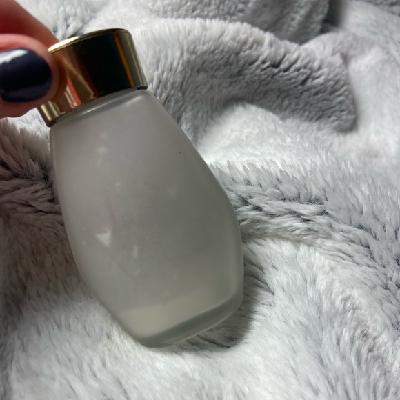 ••Yardley Red Roses Sachet Powder Jar - Picture 3 of 5